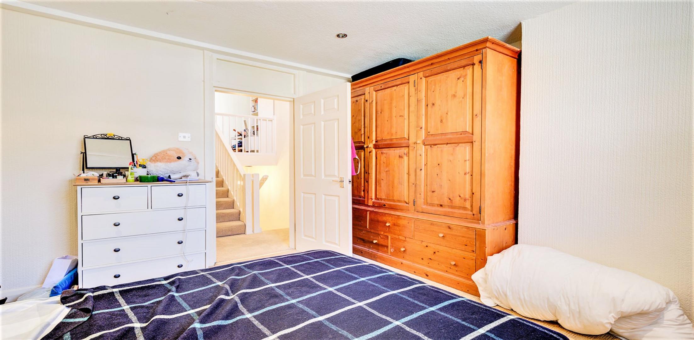 			2 Bedroom, 1 bath, 1 reception Flat			 Gascony Avenue, West Hampstead